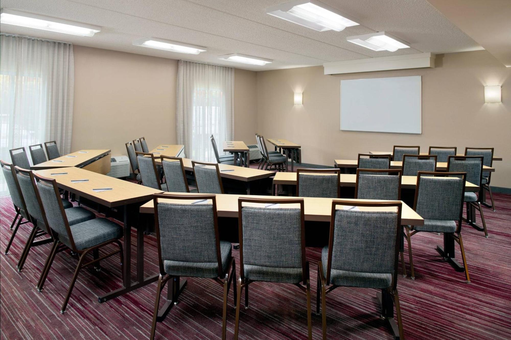 Courtyard By Marriott Raleigh Cary Hotel Buitenkant foto