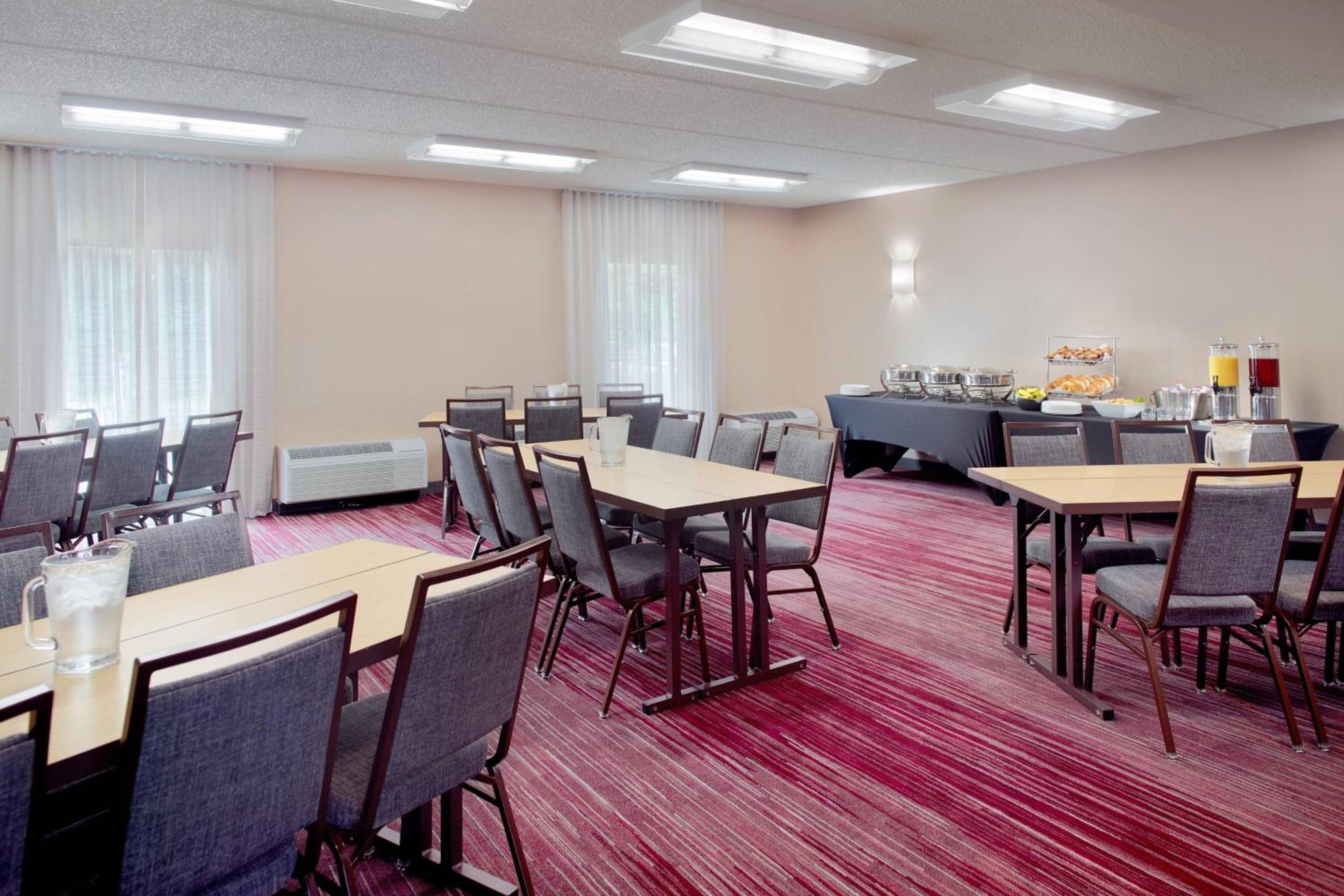 Courtyard By Marriott Raleigh Cary Hotel Buitenkant foto