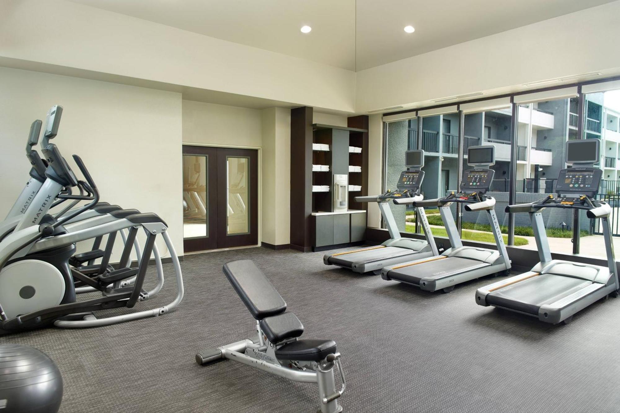 Courtyard By Marriott Raleigh Cary Hotel Buitenkant foto
