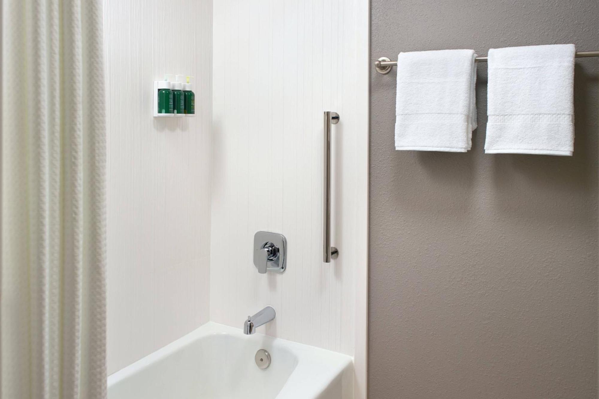 Courtyard By Marriott Raleigh Cary Hotel Buitenkant foto