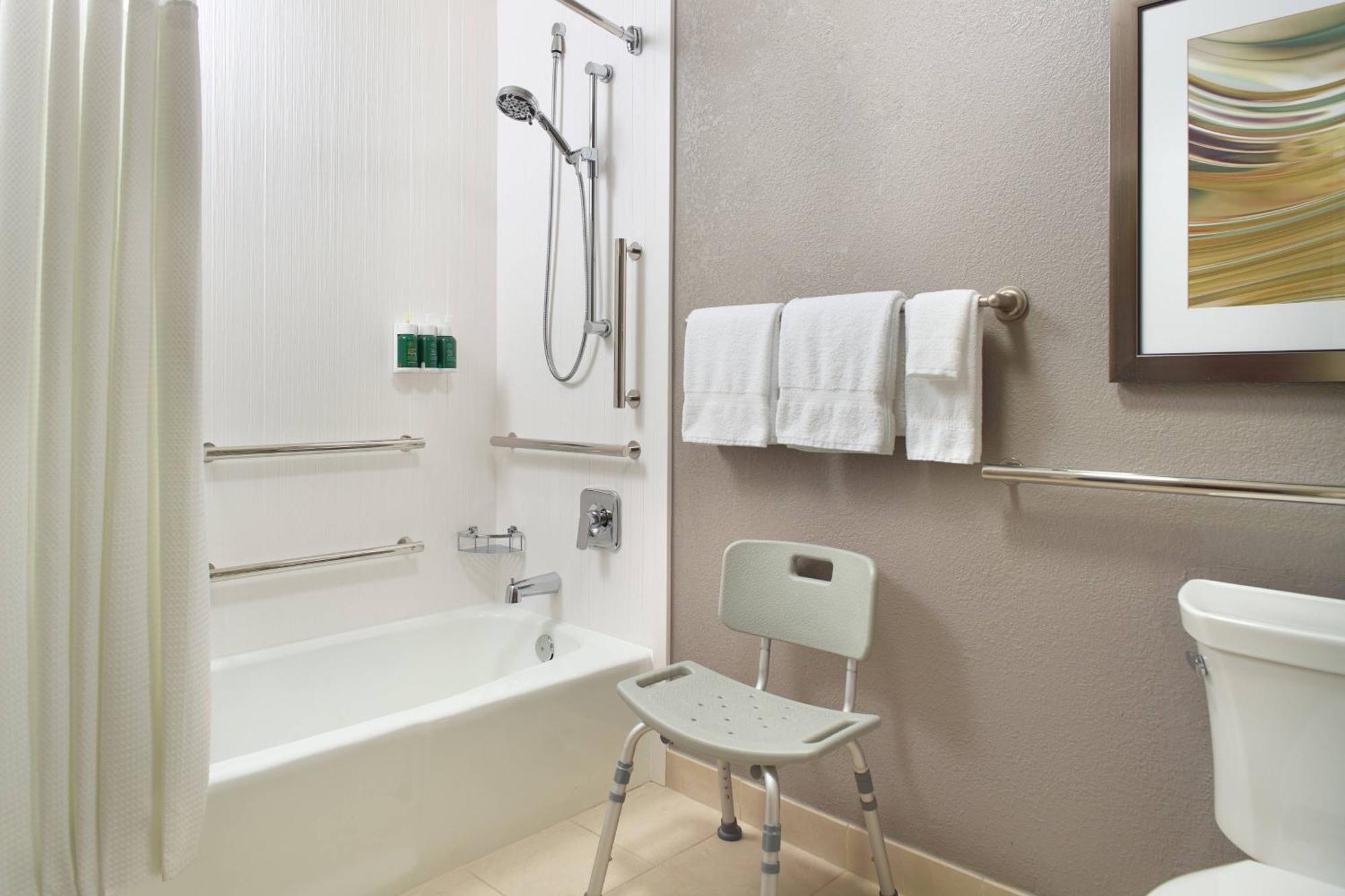 Courtyard By Marriott Raleigh Cary Hotel Buitenkant foto