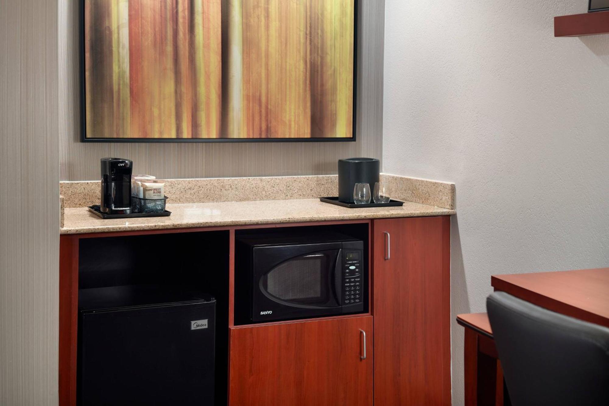 Courtyard By Marriott Raleigh Cary Hotel Buitenkant foto